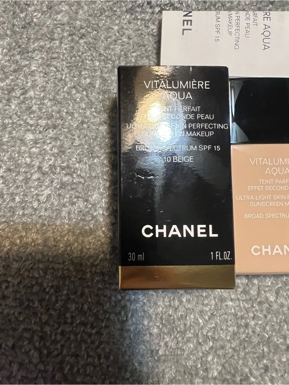 CHANEL Vitalumière Aqua Sunscreen Makeup - 10 Beige
